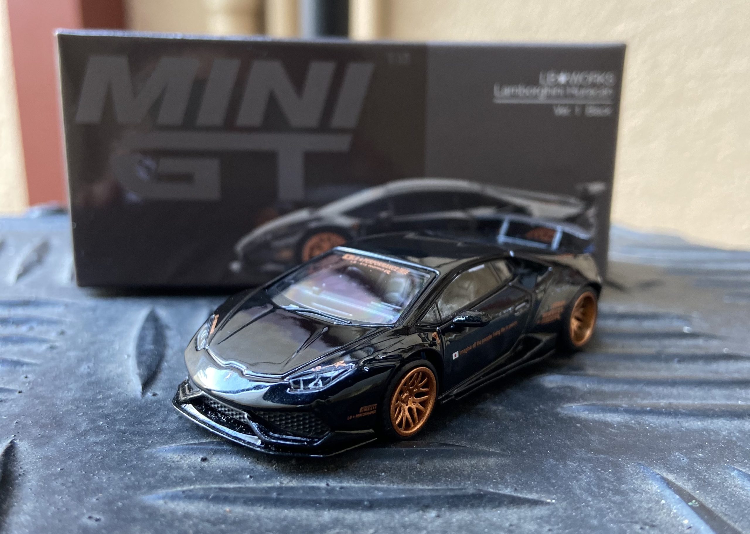 MINI GT LB☆WORKS Lamborghini Huracán ver. 1 Black - Castheads